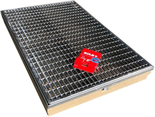 Bodenwanne mit Stahlzarge 600 x 400 mit einliegendem Rost und Schnurwasserwaage