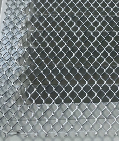Rückseite Lüftungsgitter Aluminium weiß rechteckig 415 x 150 mm